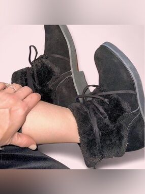 Black Faux-Shearling Lace-Up Ankle Winter Boots - Women's